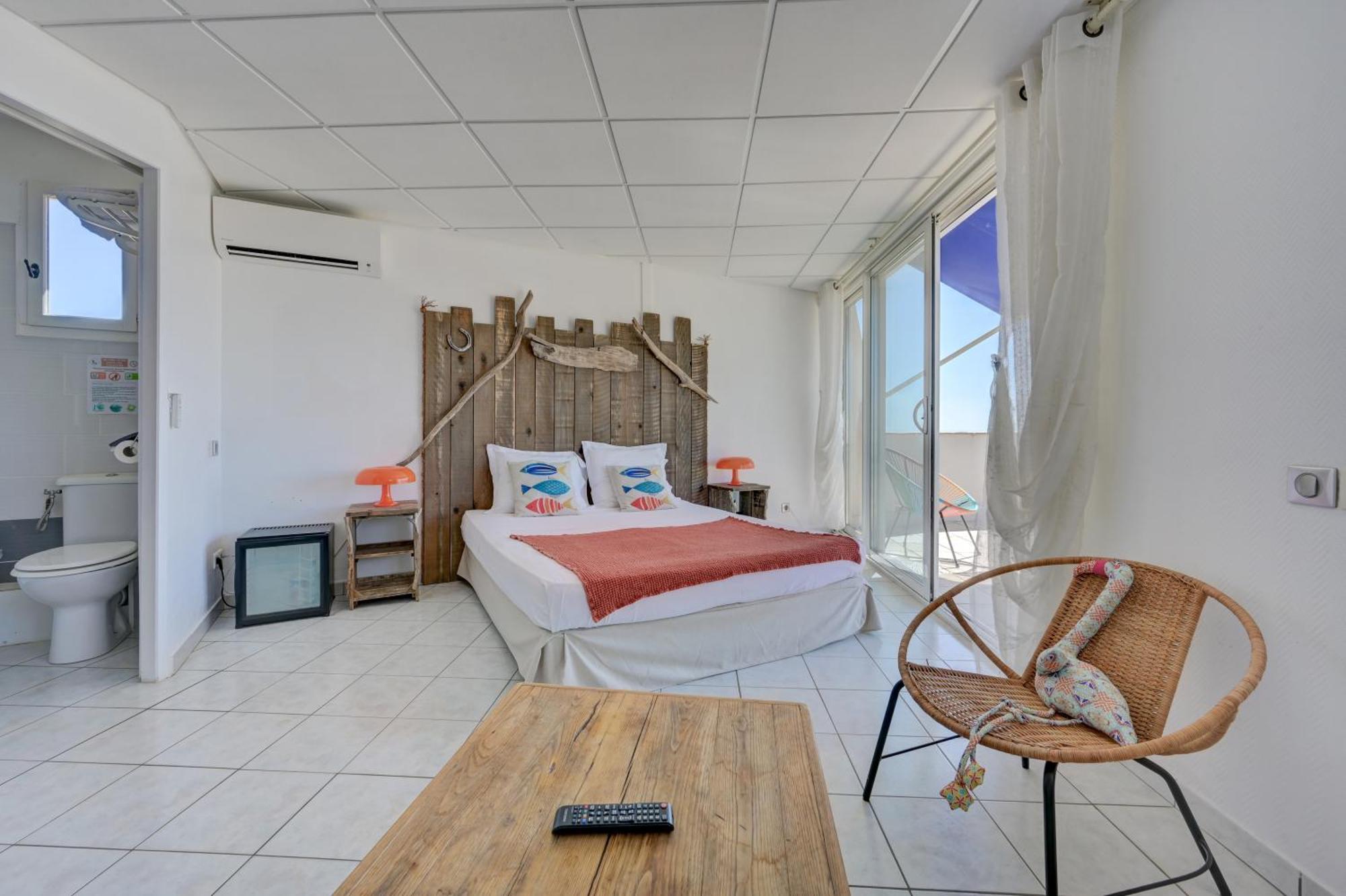Camille Hotel 2*